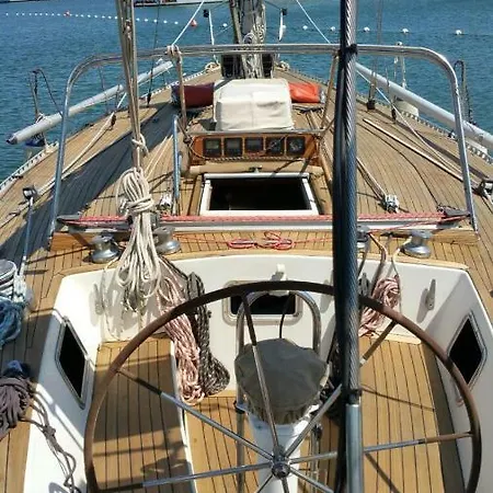 Botel Kiwi *