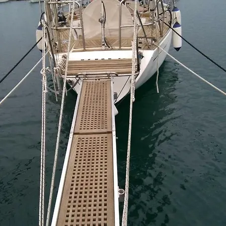 Botel Kiwi