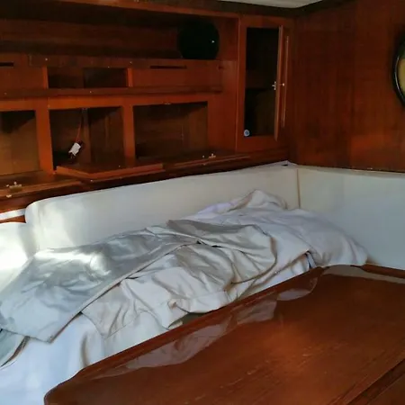 Kiwi Botel
